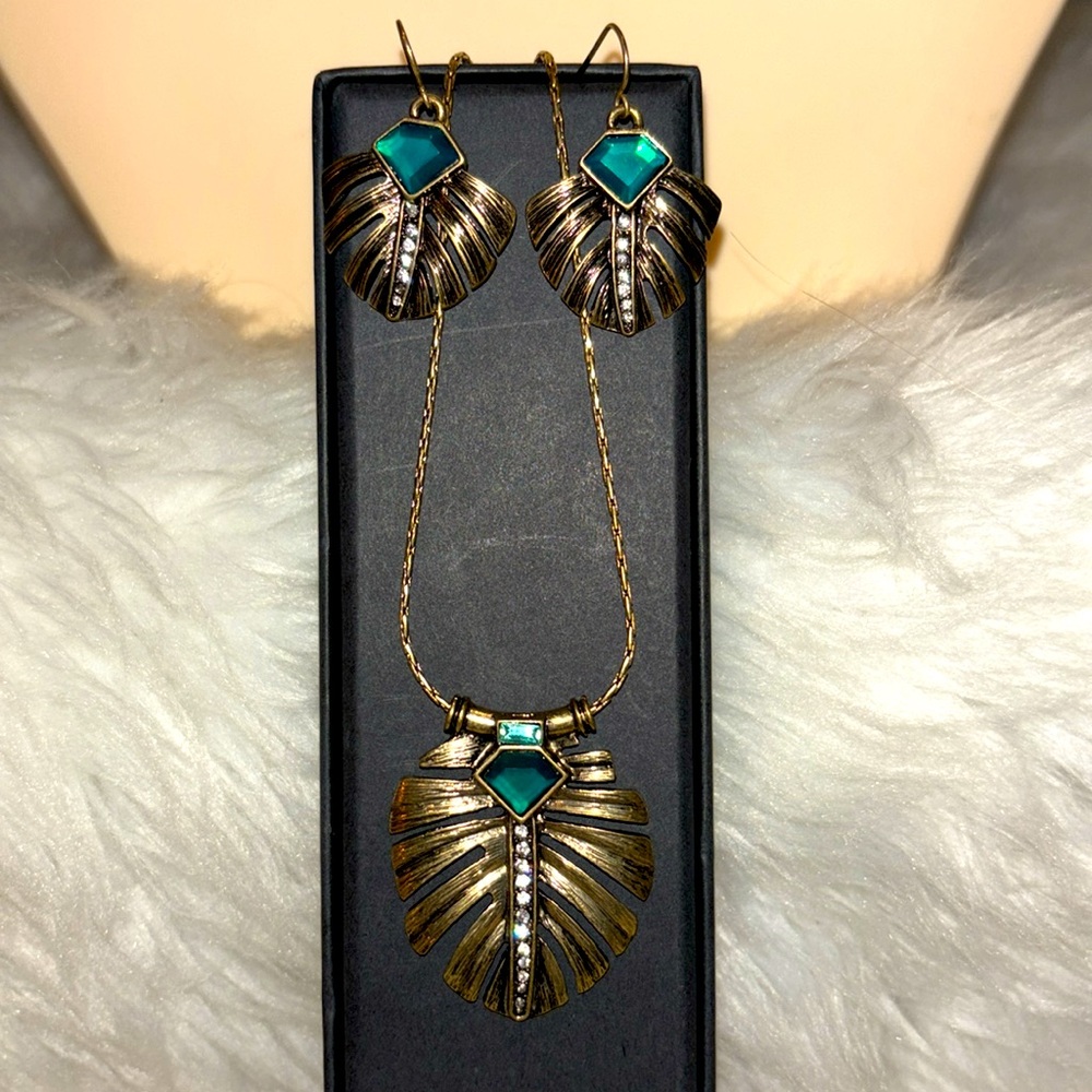 Chloe+Isabel “Marquesas” Jade and Crystal Pave’ Necklace and Earring Set